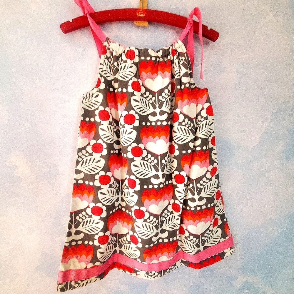 Hanna Andersson Floral Sleeveless Dress with Pink Accents - Picture 3 of 4